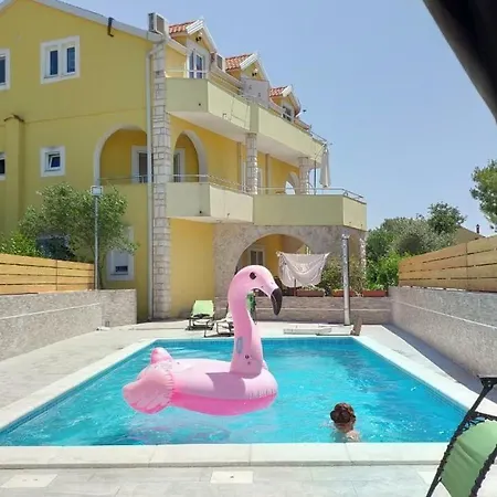 安奇卡公寓 公寓 希贝尼克